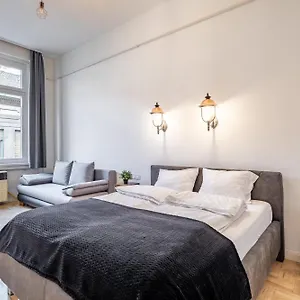  Apartament Luxurious At Center Węgry